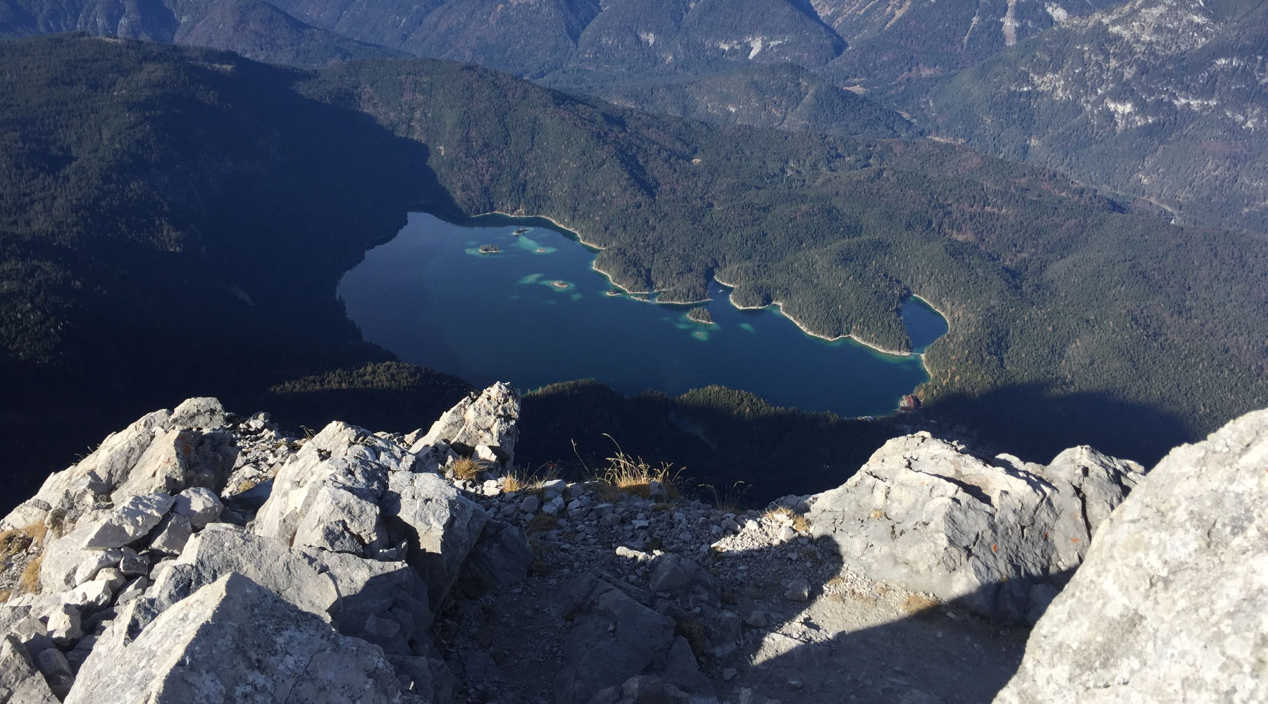 Der Badersee-Blog: Rundwanderung vom Eibsee über Riffelscharte, Südliche Riffelspitze (2.262 m) und Höllental