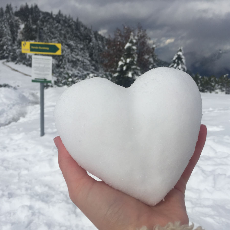 Ein perfekter Tag in Grainau: Kirchweih mit Schneewanderung am Wank