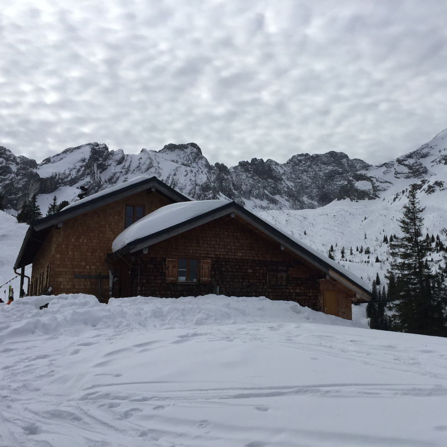Ein perfekter Tag in Grainau: Skitour zur Stuibenhütte über Mauerschartenkopf und Stuibenkopf mit LVS-Training