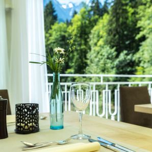 07_hotel-am-badersee-restaurant-werdenfels_1800x1000