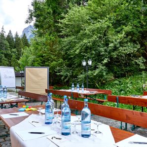 04_hotel-am-badersee-tagen-im-freien-gallery_biergarten_1800x1000