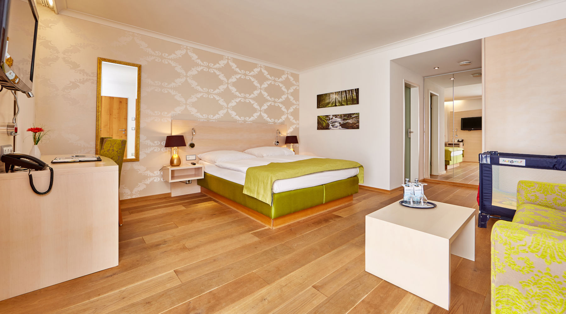 Landhaus-Familienzimmer im Hotel am Badersee